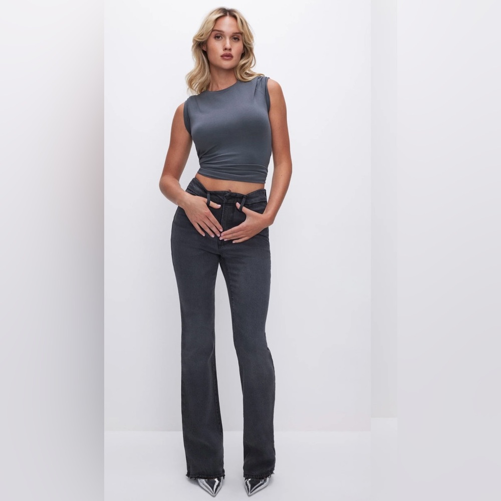 New! Good American Classic Slim Bootcut Jeans